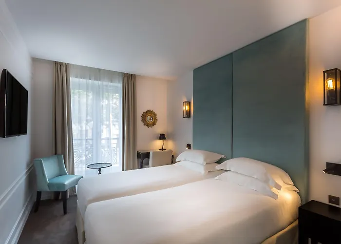 オテル ラ コムテーズ 4*