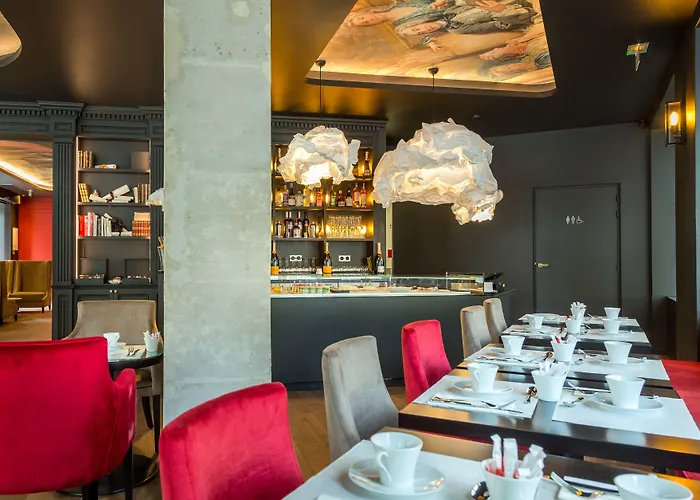 オテル ラ コムテーズ 4*