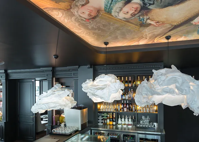 オテル ラ コムテーズ 4* パリ