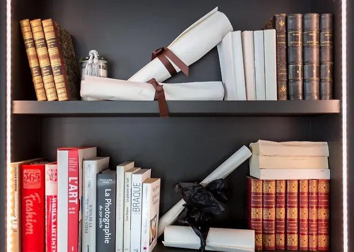 オテル ラ コムテーズ パリ