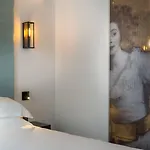 La Comtesse Paris