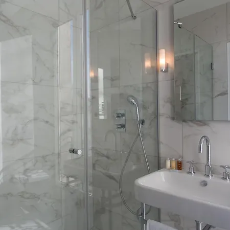 La Comtesse 4* París