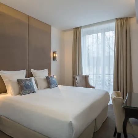 Hotel La Comtesse 4*