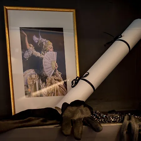 لا كومتيس فندق 4*