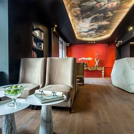 لا كومتيس فندق