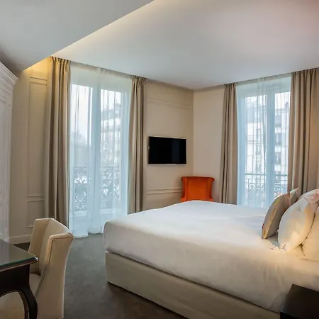 فندق لا كومتيس 4*