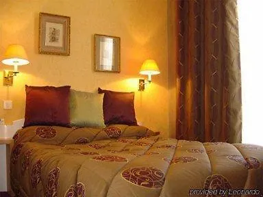 لا كومتيس 4*